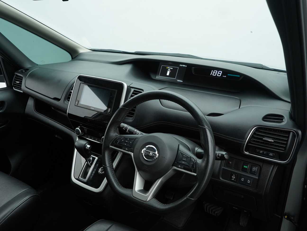 used 2018 Nissan Serena S-Hybrid High-Way Star 2.0