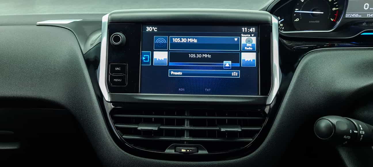 terpakai 2016 Peugeot 208 5-DOOR 1.6