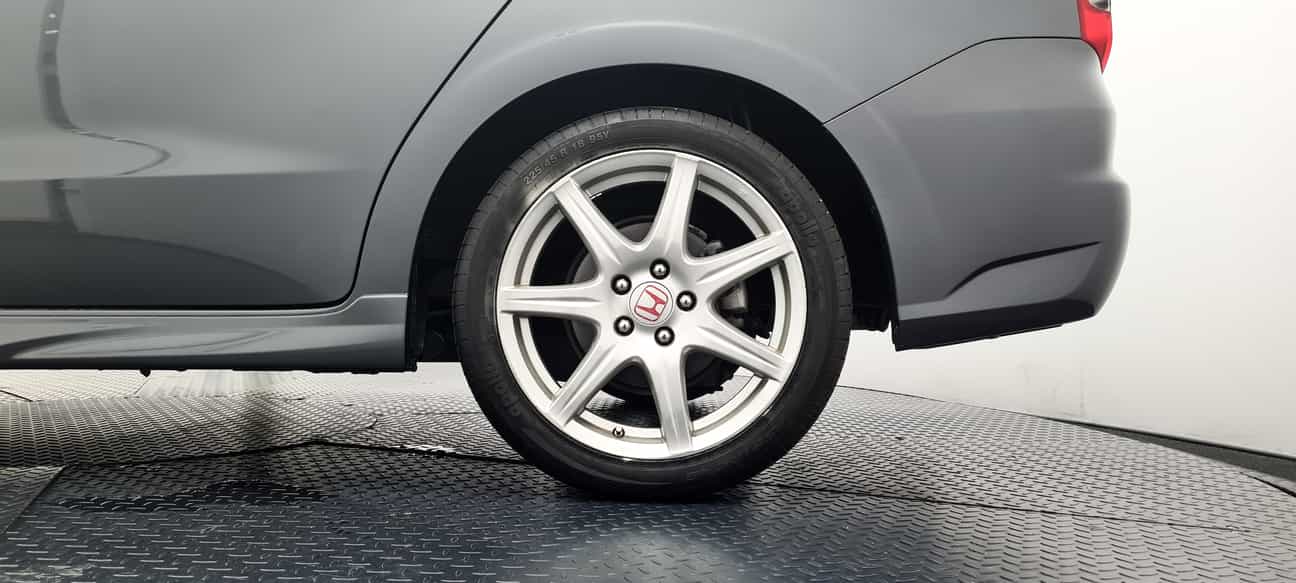 used 2013 Honda STREAM RSZ 1.8