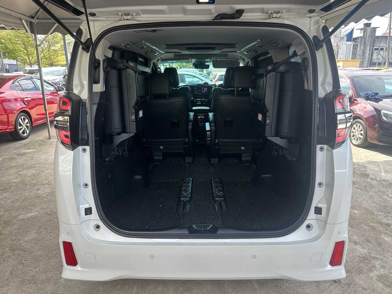 terpakai 2019 Toyota Vellfire ZG 2.5