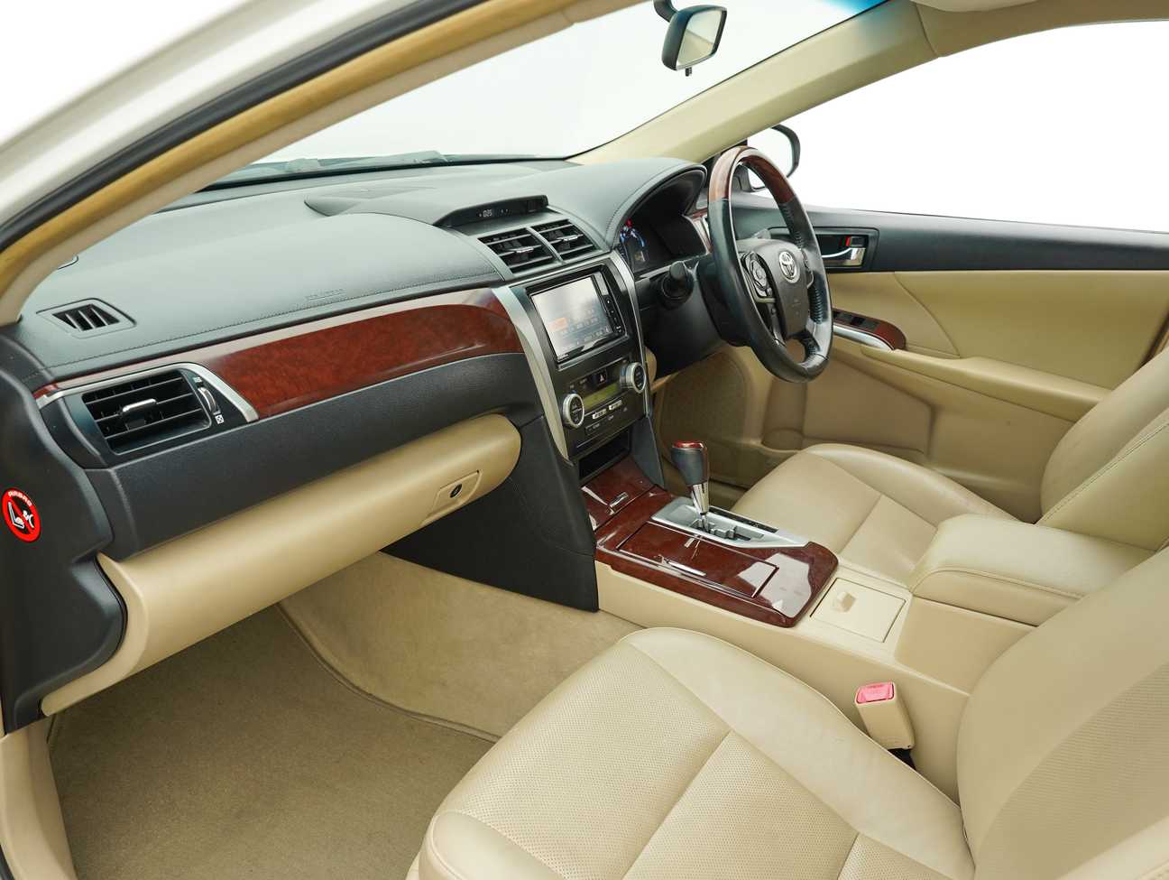 terpakai 2013 Toyota Camry V 2.5