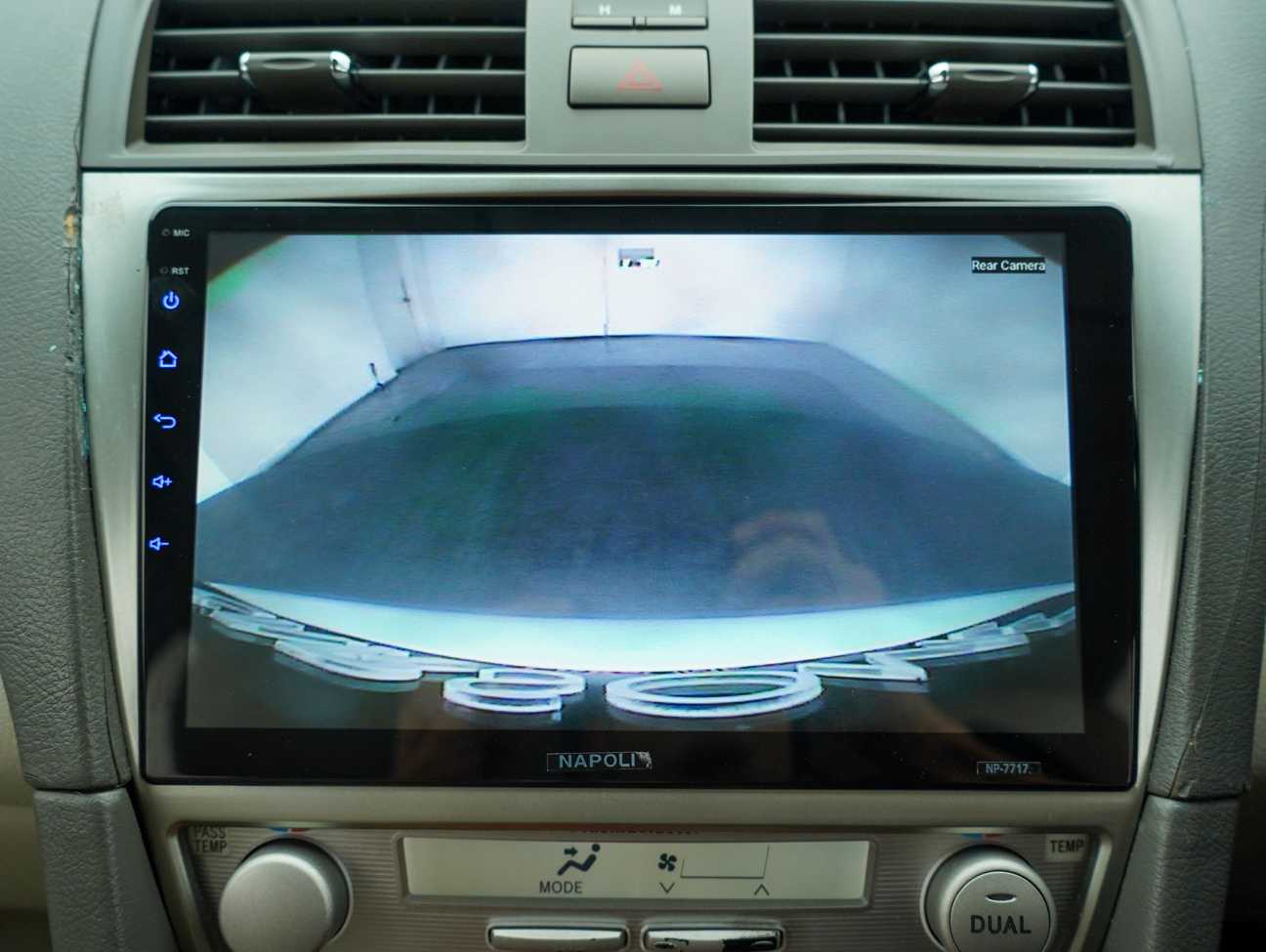 terpakai 2011 Toyota Camry G 2.0