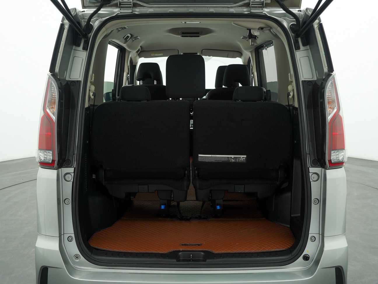 used 2018 Nissan Serena S-Hybrid High-Way Star 2.0