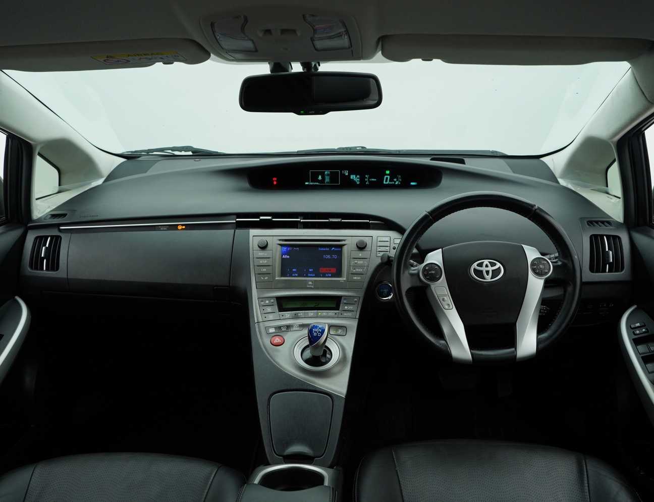 used 2013 Toyota Prius Luxury 1.8