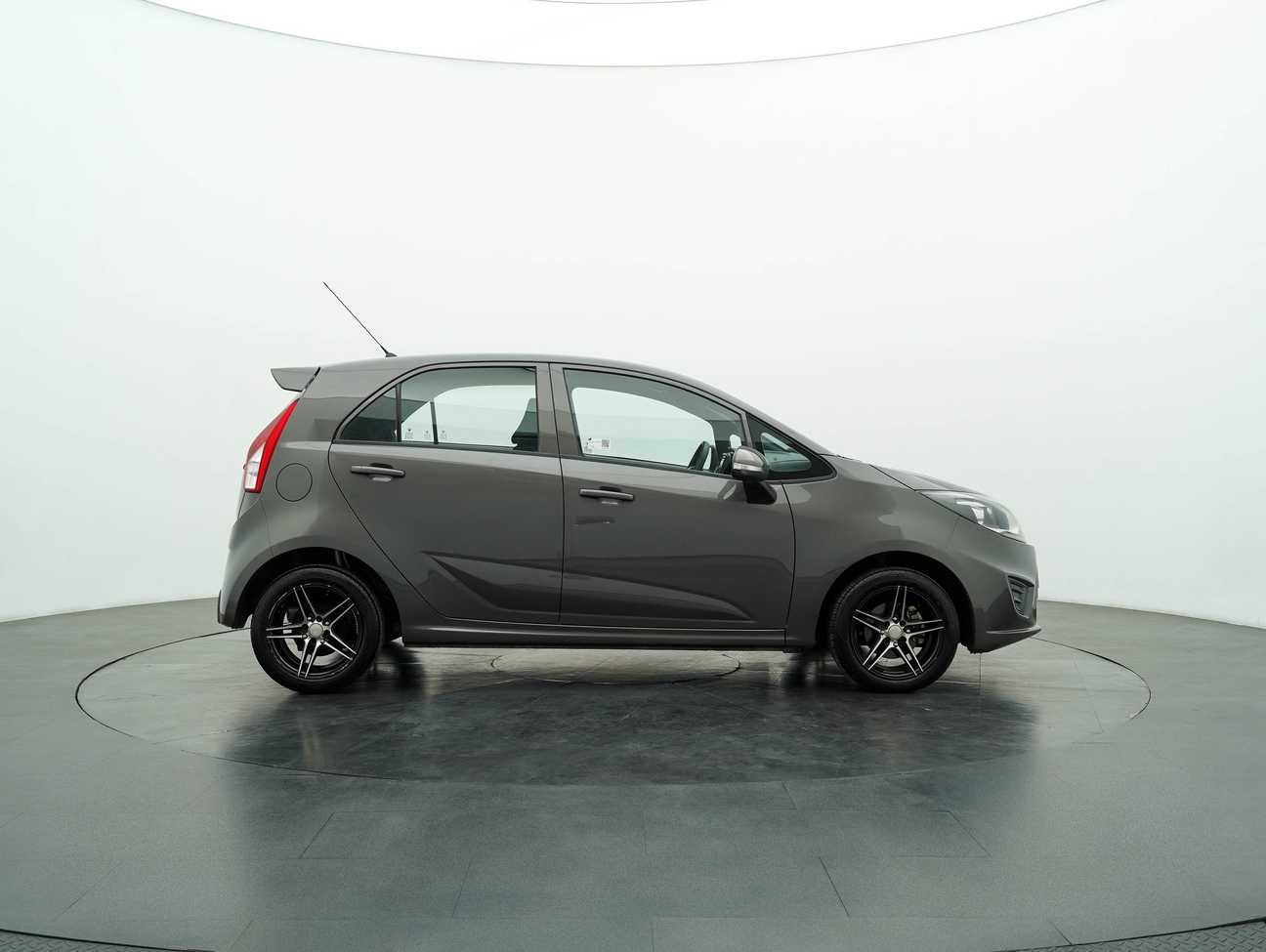 terpakai 2016 Proton Iriz Standard 1.3