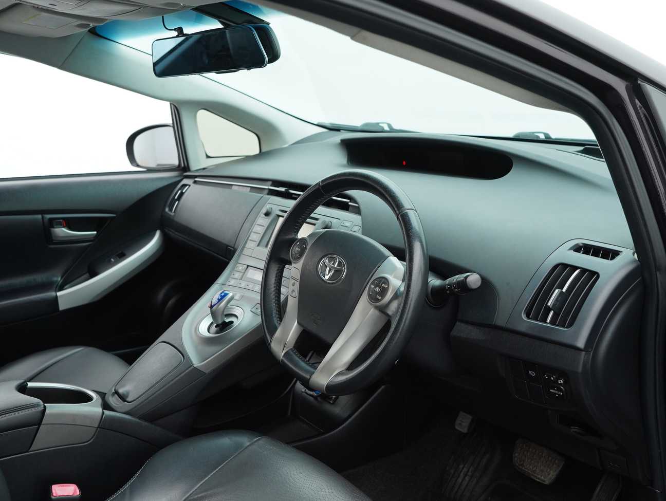used 2012 Toyota Prius Luxury 1.8