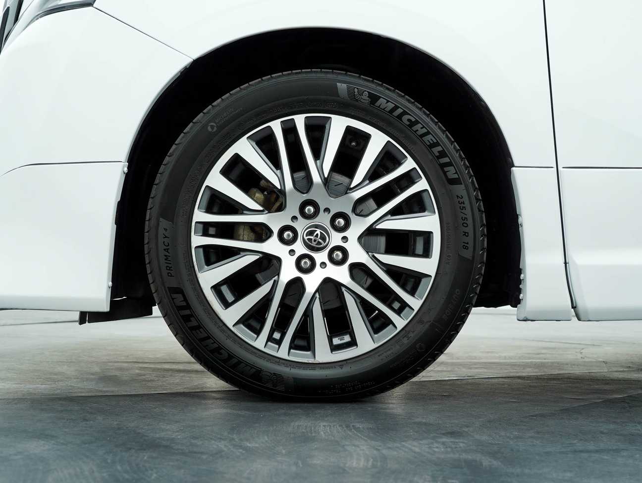 used 2016 Toyota Vellfire  2.5