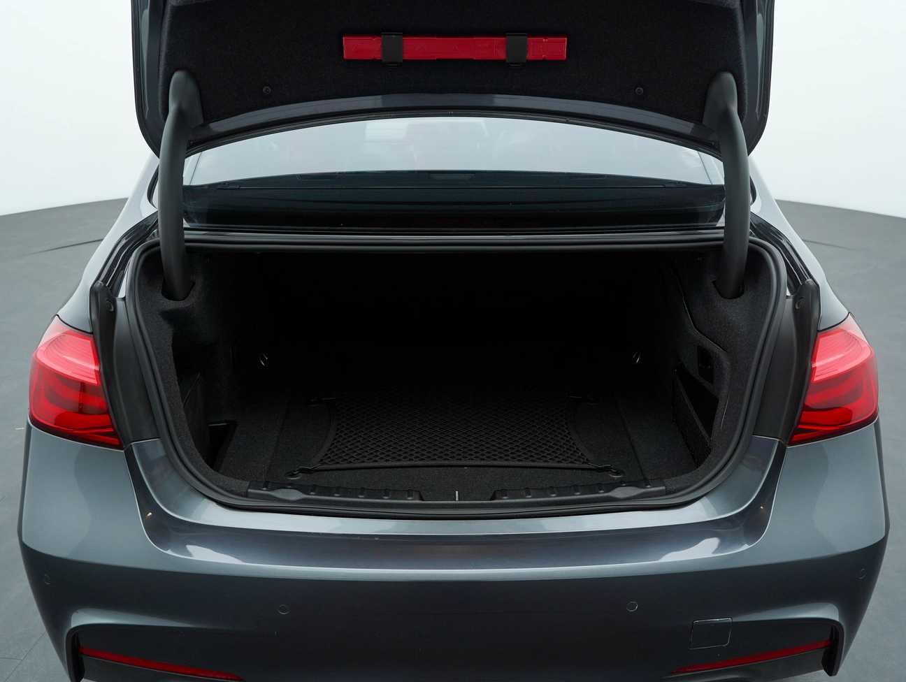 used 2018 BMW 330e Sport Line 2.0