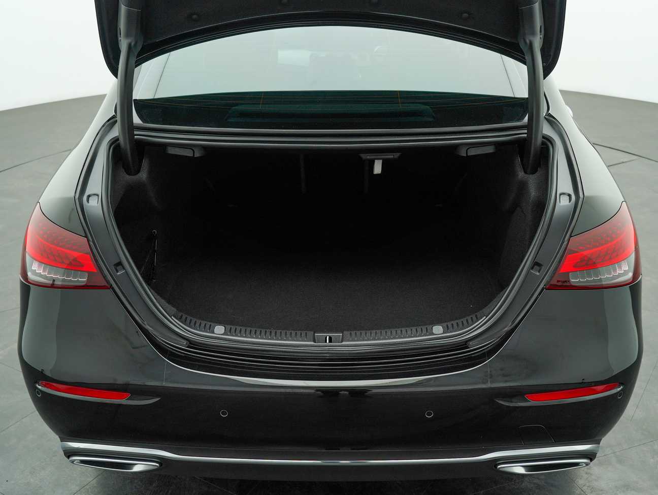 used 2022 Mercedes-Benz E200 Avantgarde 2.0