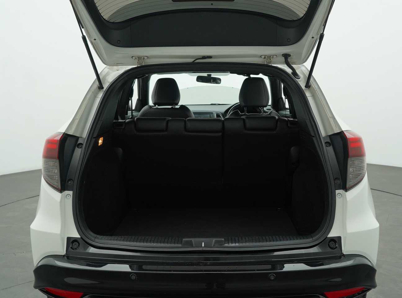 terpakai 2021 Honda HR-V RS 1.8