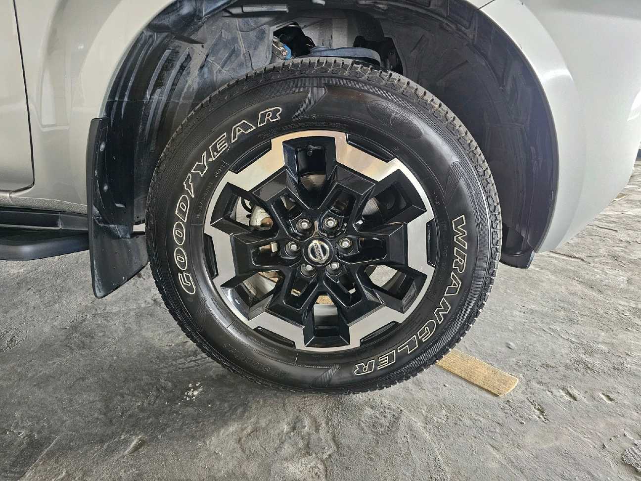 terpakai 2022 Nissan Navara VL Dual Cab 2.5