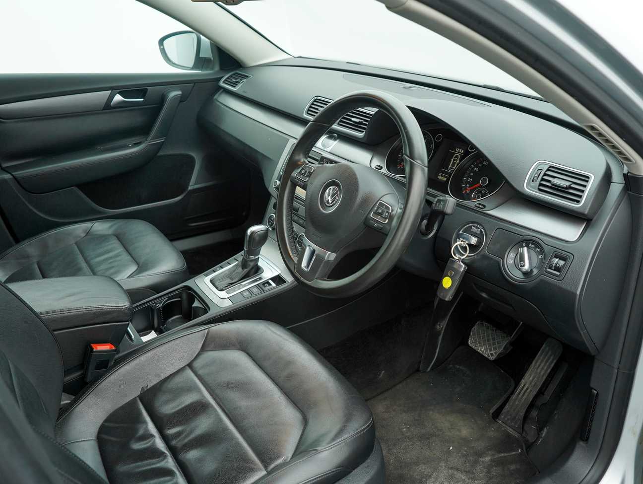 used 2013 Volkswagen PASSAT  1.8