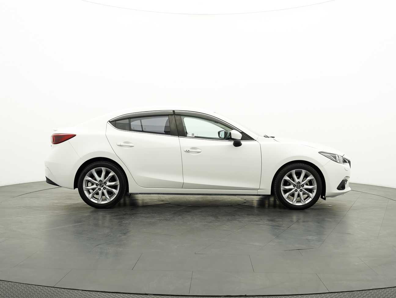 terpakai 2017 Mazda 3 SKYACTIV-G High 2.0