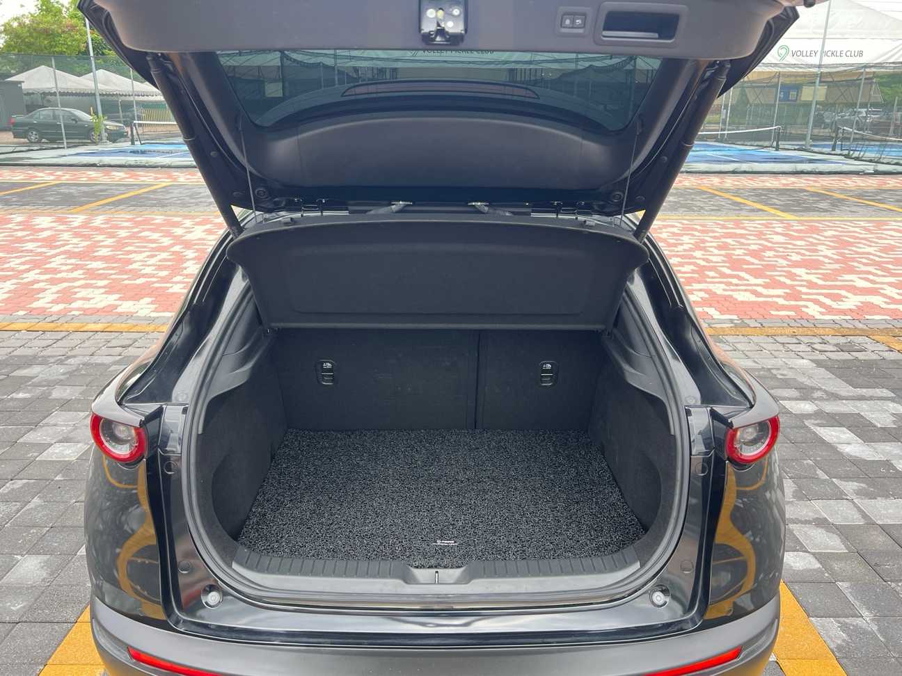 terpakai 2023 Mazda CX-30 SKYACTIV-G High Plus 2.0