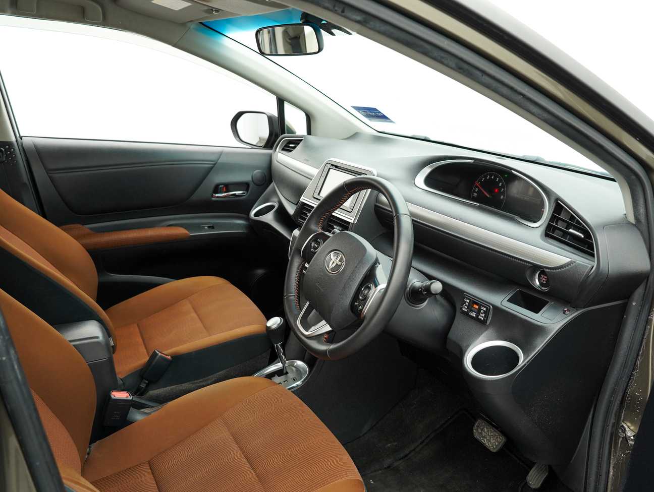 used 2016 Toyota Sienta V 1.5