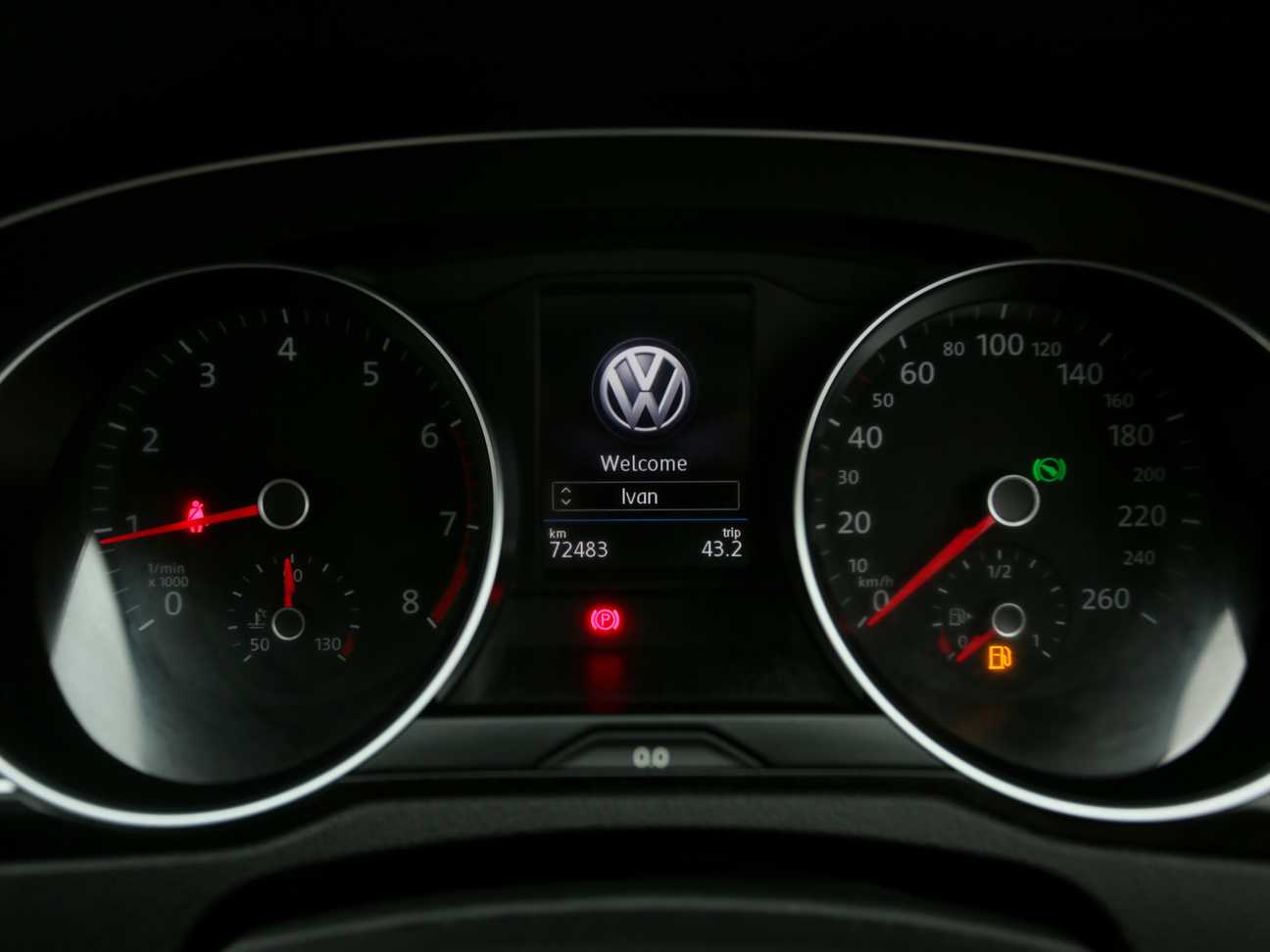 terpakai 2018 Volkswagen PASSAT  1.8