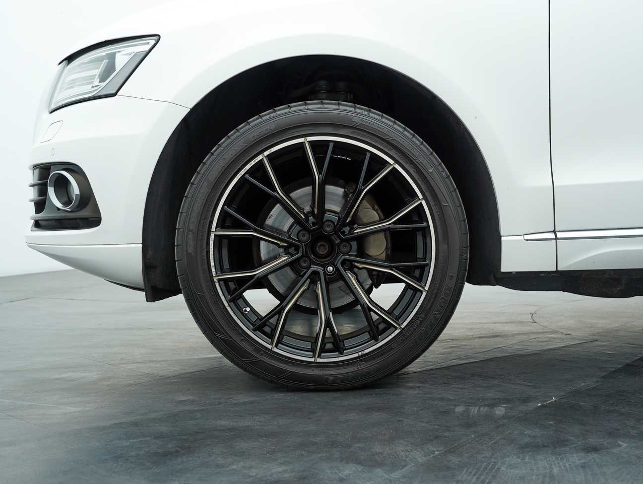 terpakai 2013 Audi Q5 Quattro TFSI 2.0