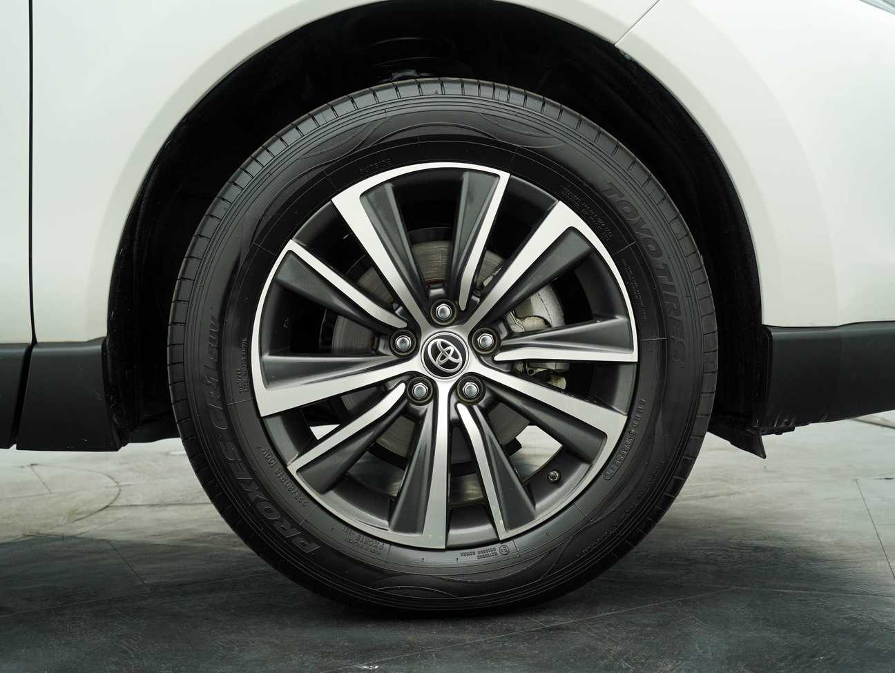 used 2021 Toyota Harrier Luxury 2.0