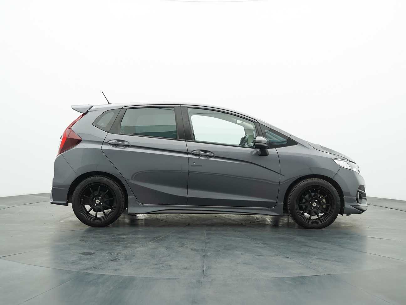 used 2018 Honda JAZZ V 1.5