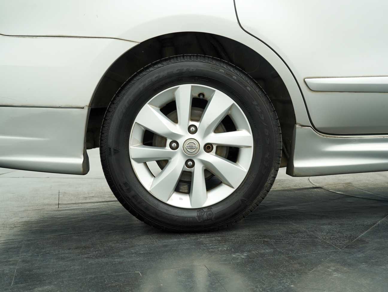terpakai 2014 Nissan Grand Livina Comfort 1.6