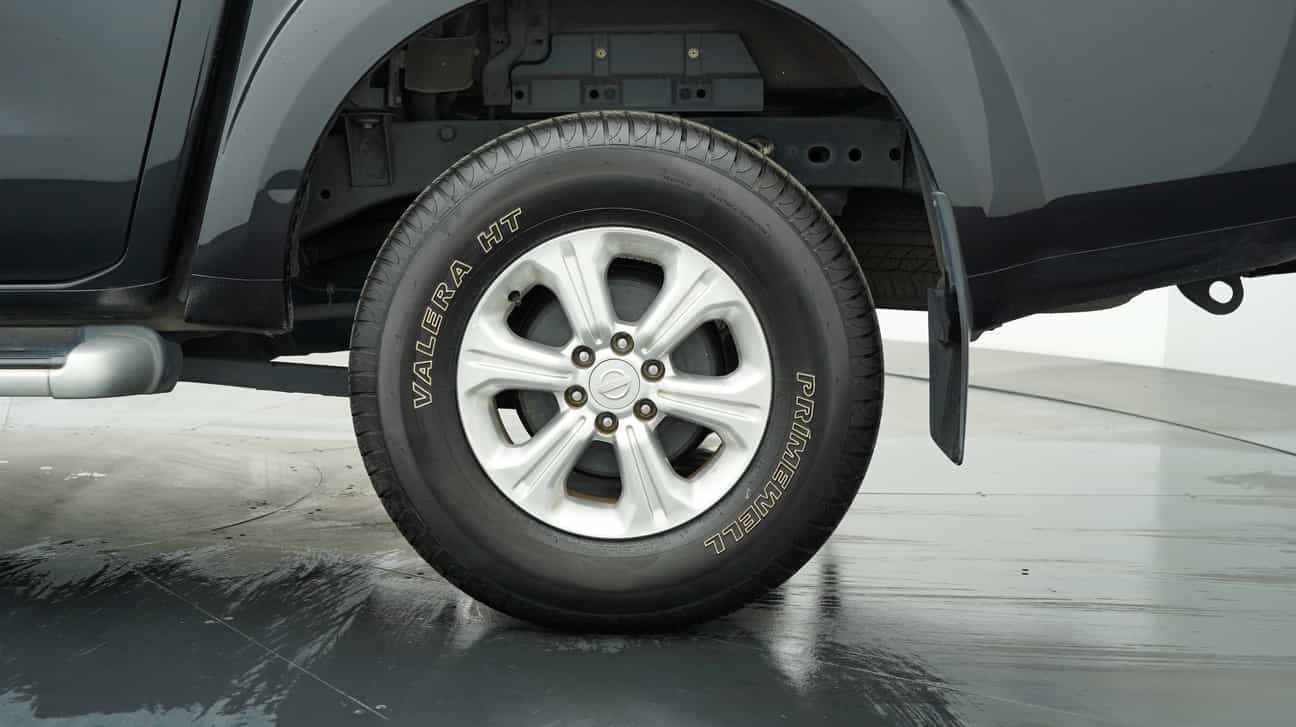 terpakai 2017 Nissan NAVARA NP300 V 2.5