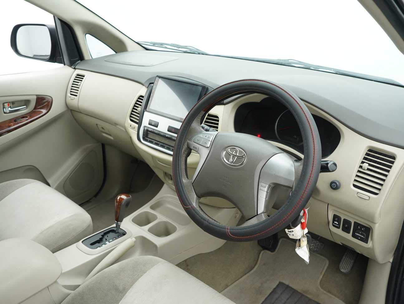 Buy used 2011 Toyota Innova G 2.0 – Carsome.my
