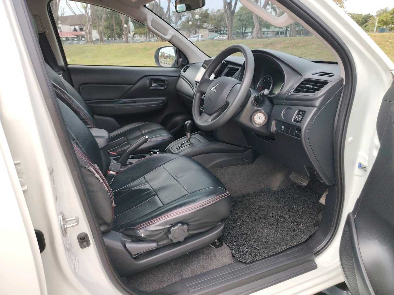 terpakai 2023 Mitsubishi Triton VGT Dual Cab 2.4