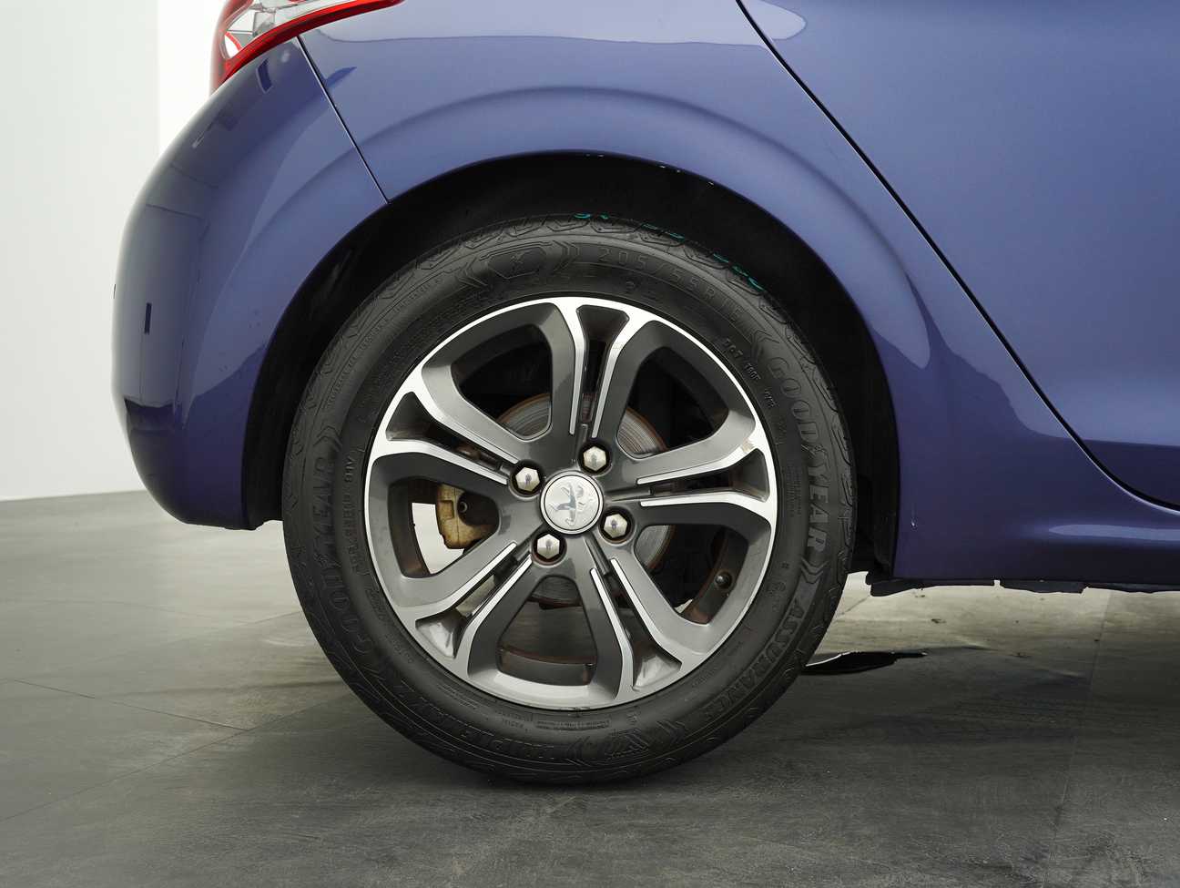 used 2014 Peugeot 208 5-DOOR 1.6