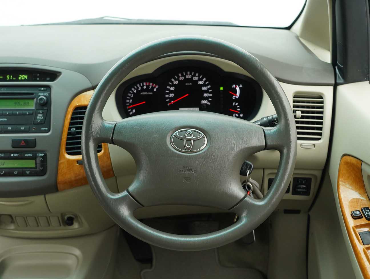 used 2010 Toyota Innova G 2.0