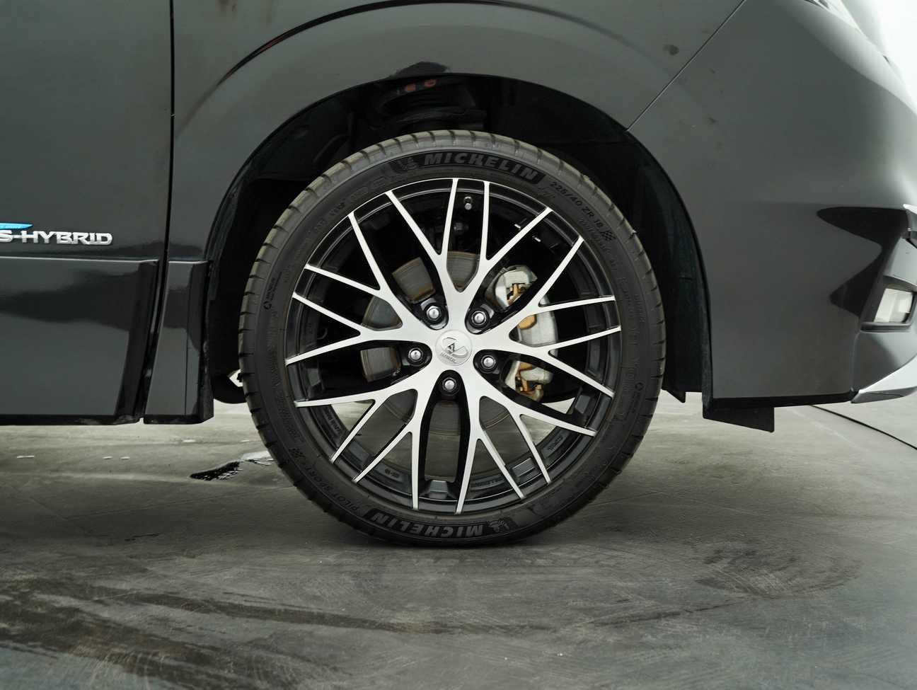 used 2021 Nissan Serena S-Hybrid High-Way Star Two-Tone Color 2.0