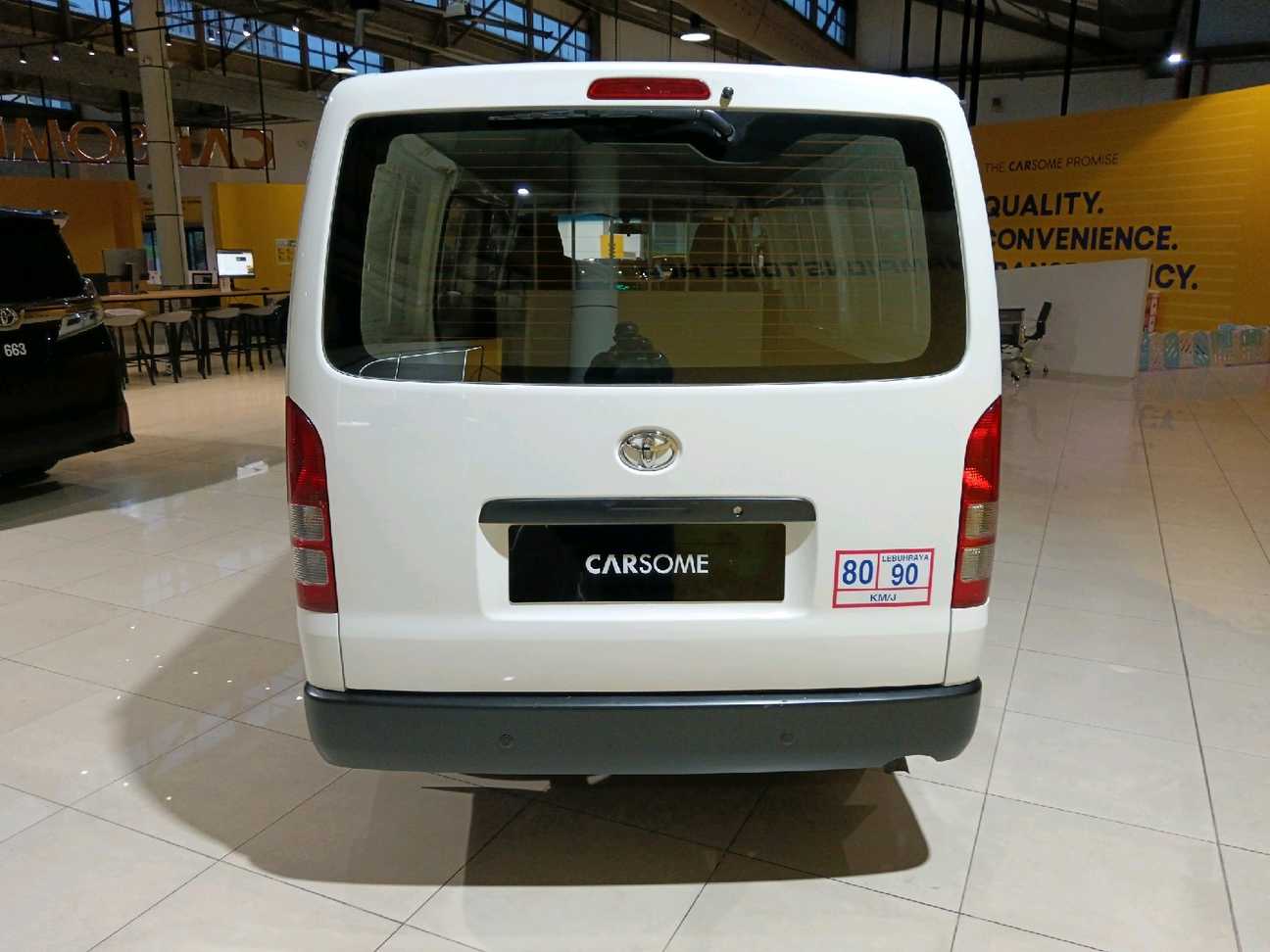 terpakai 2023 Toyota Hiace Panel 2.5