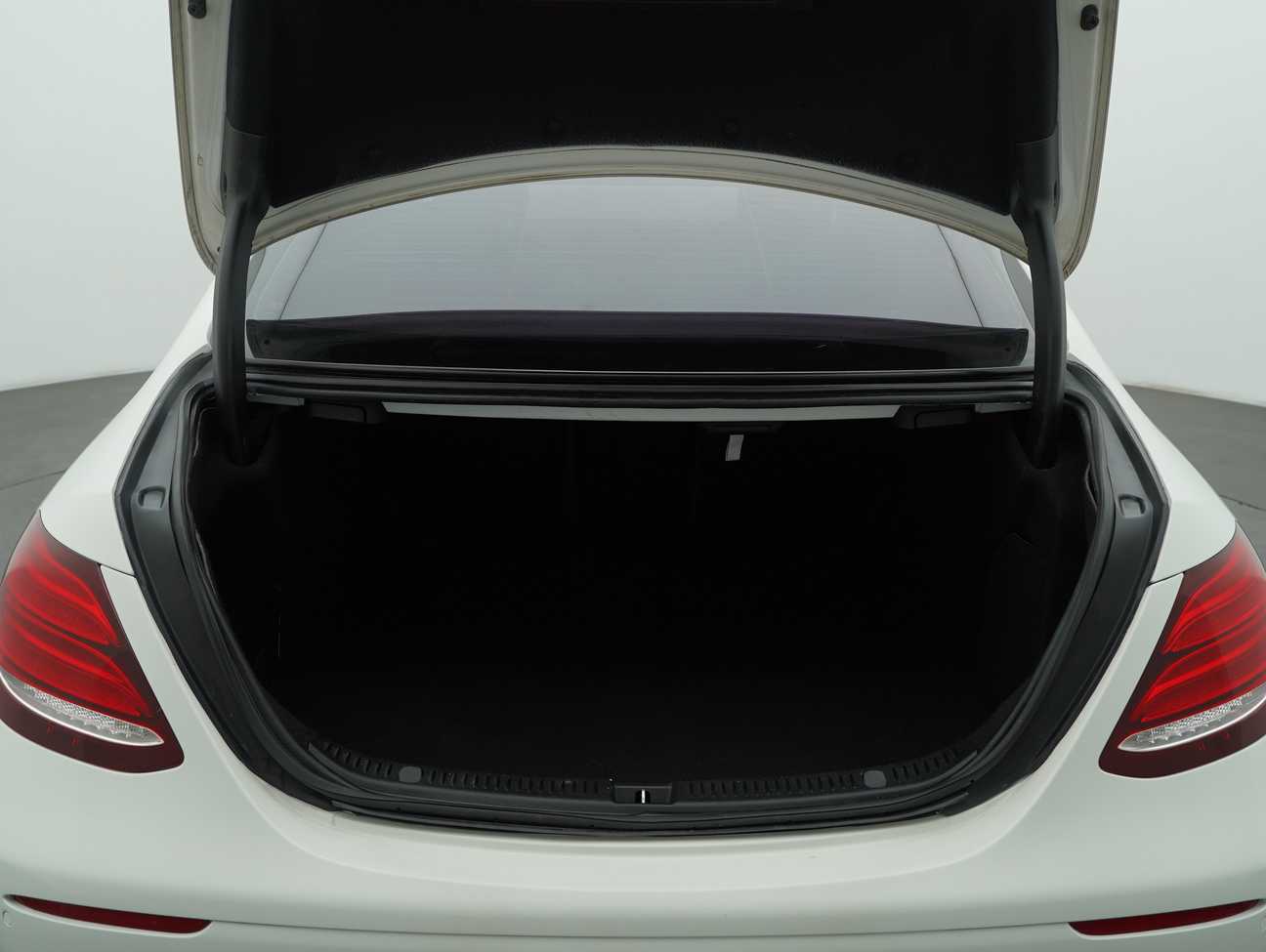 used 2017 Mercedes-Benz E200 Avantgarde 2.0