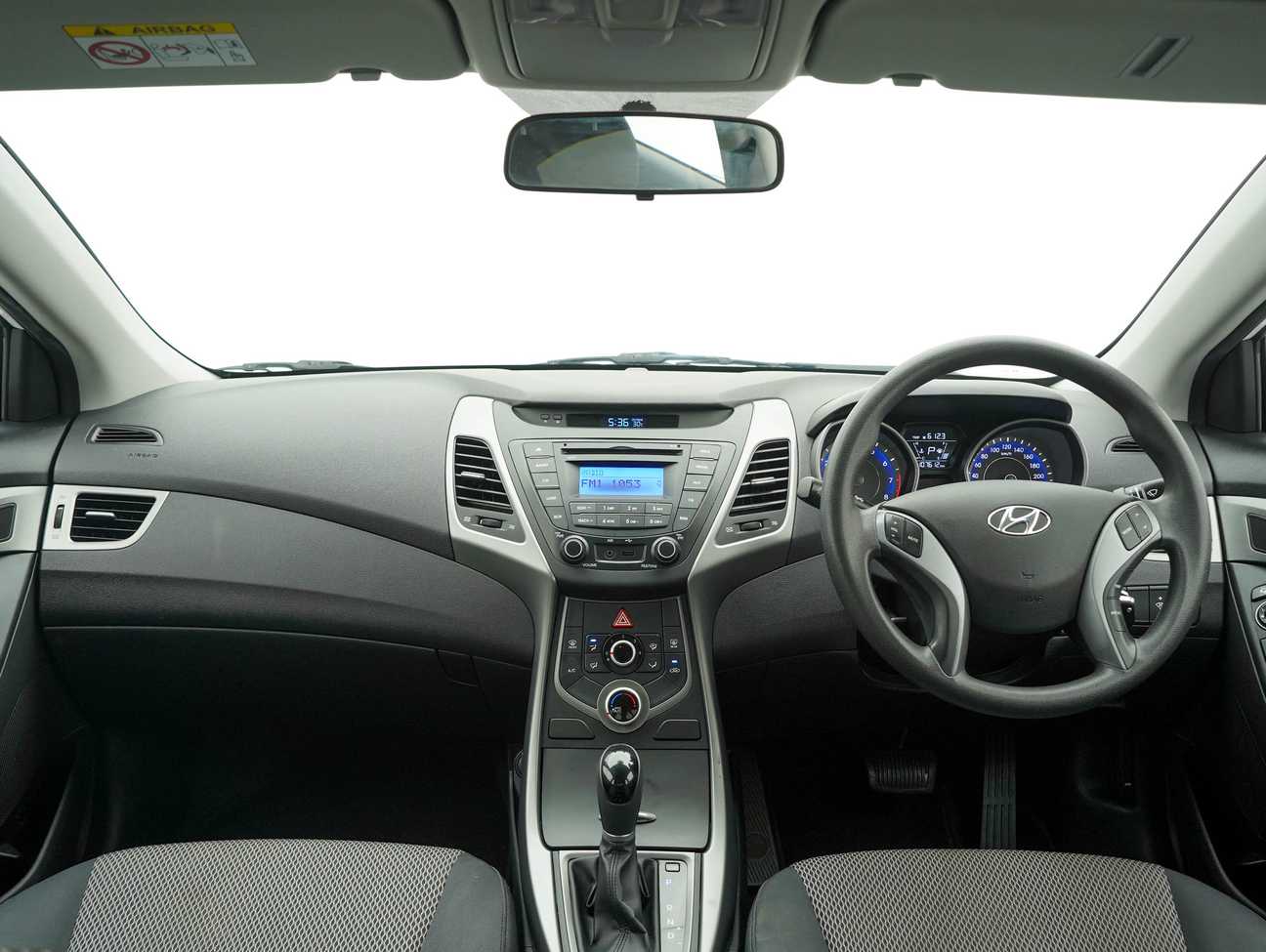 terpakai 2015 Hyundai Elantra Premium 1.6