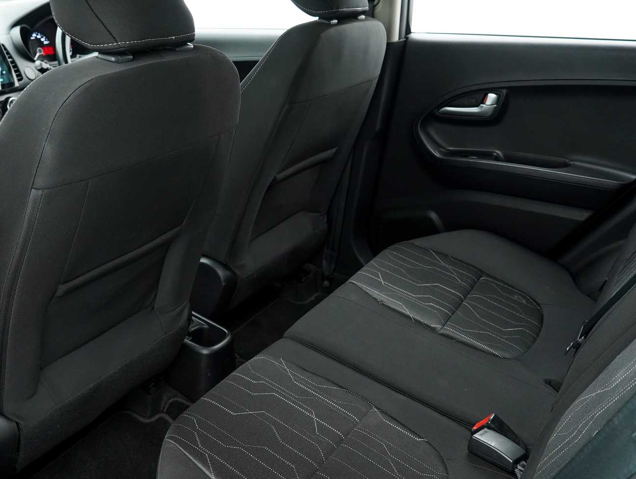 terpakai 2014 Kia Picanto  1.2