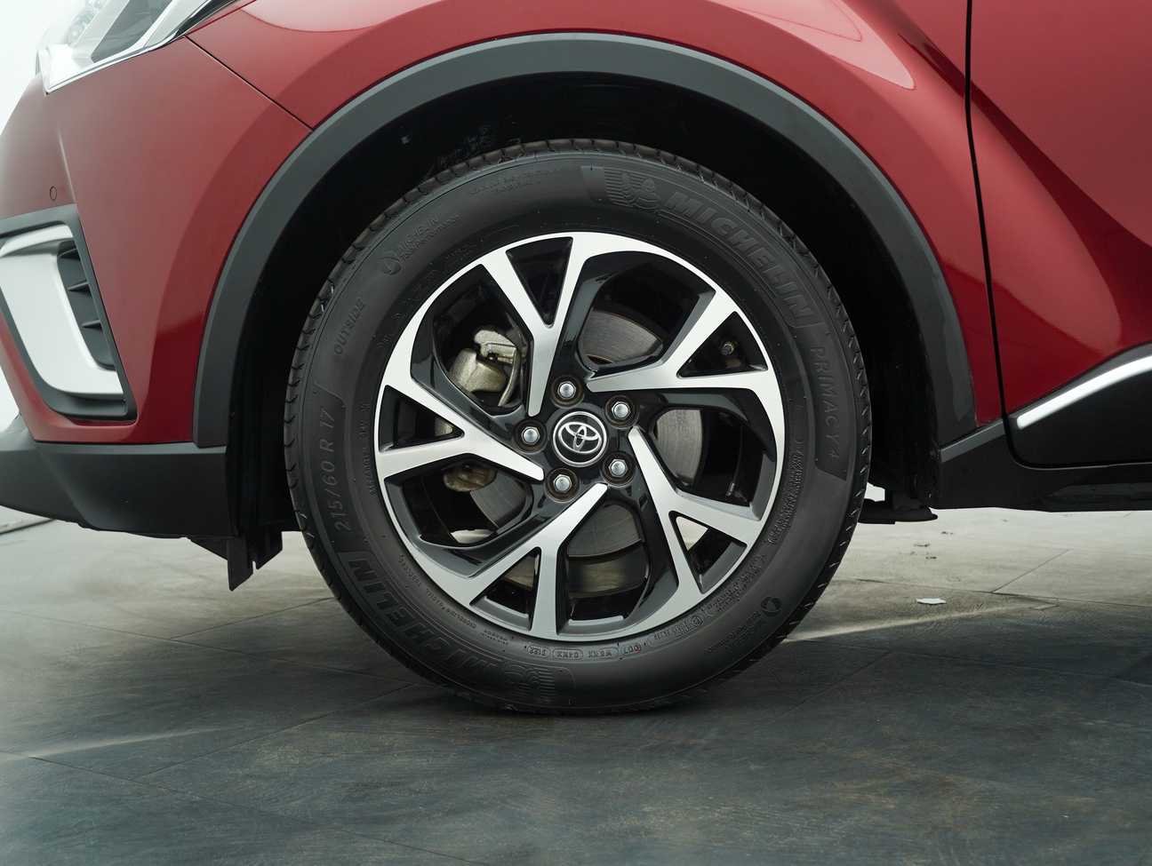 used 2019 Toyota C-HR  1.8