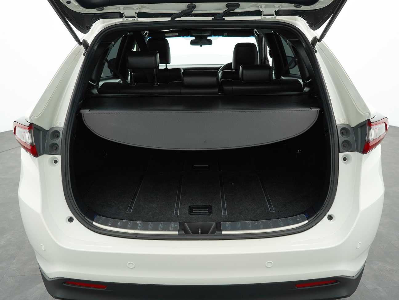 used 2019 Toyota Harrier Premium 2.0