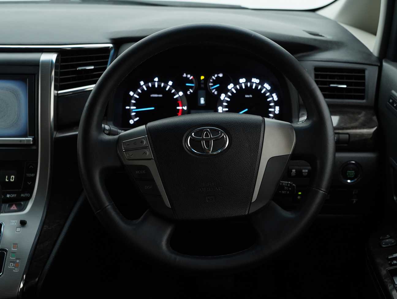 used 2013 Toyota Vellfire ZG 2.4