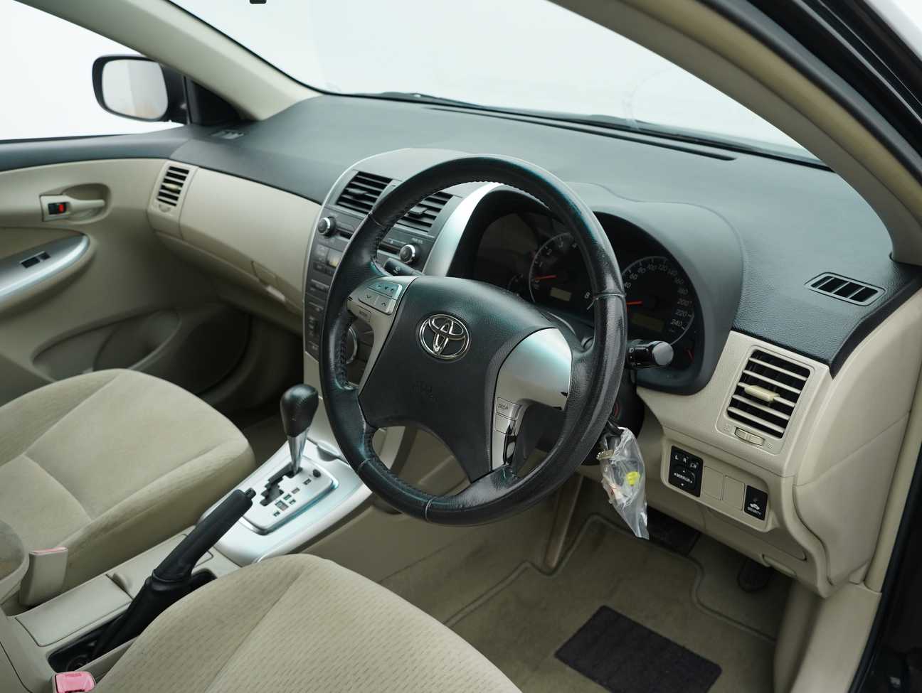 used 2012 Toyota Corolla Altis E 1.8