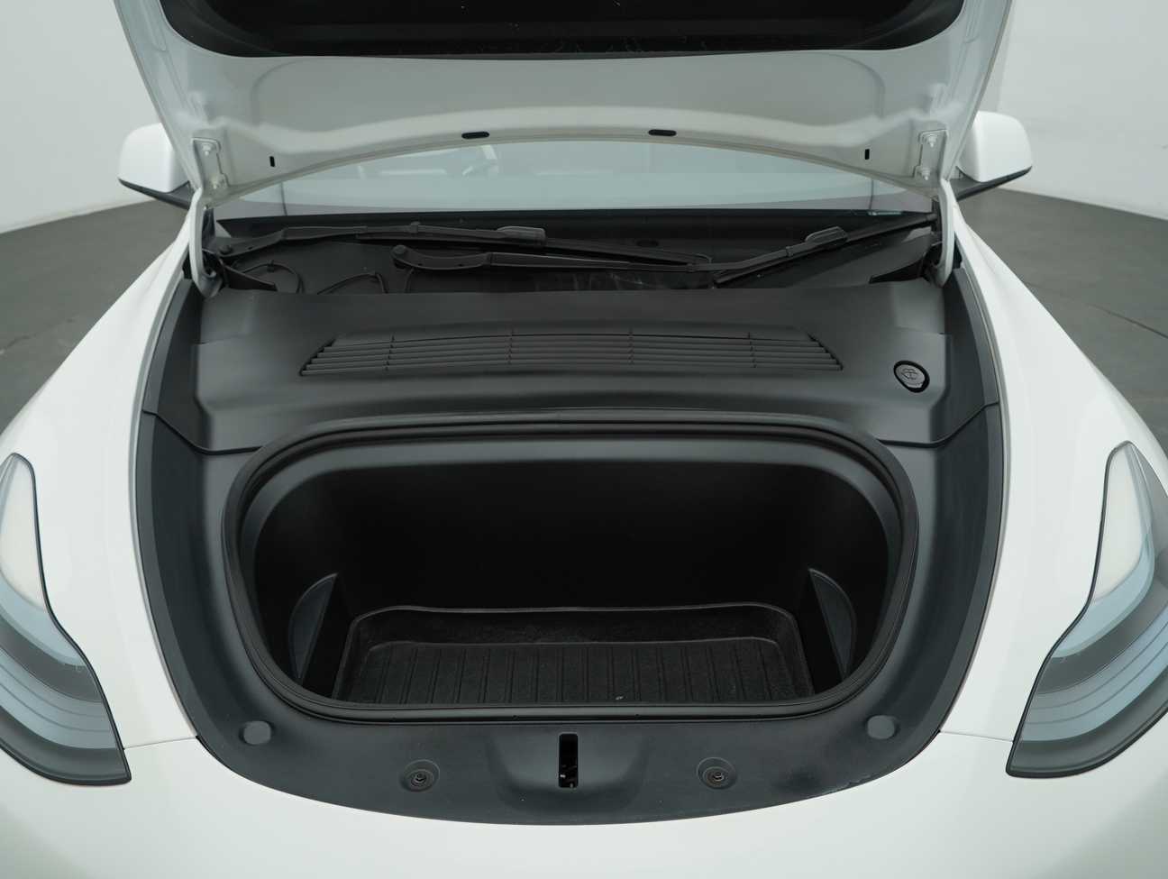 used 2024 Tesla Model Y Standard Range 