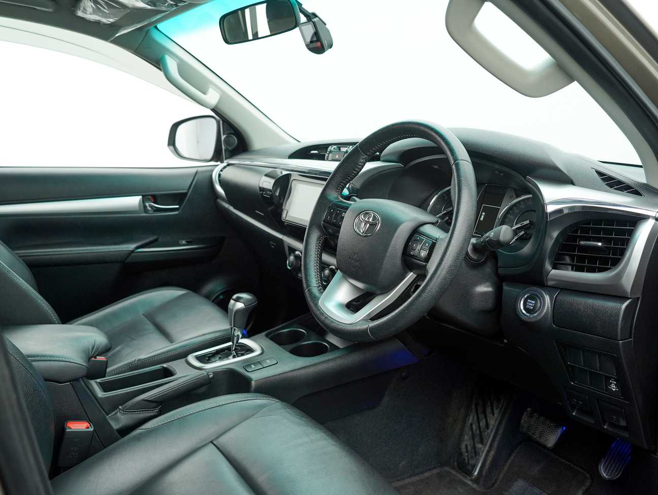 terpakai 2022 Toyota Hilux V Dual Cab 2.4