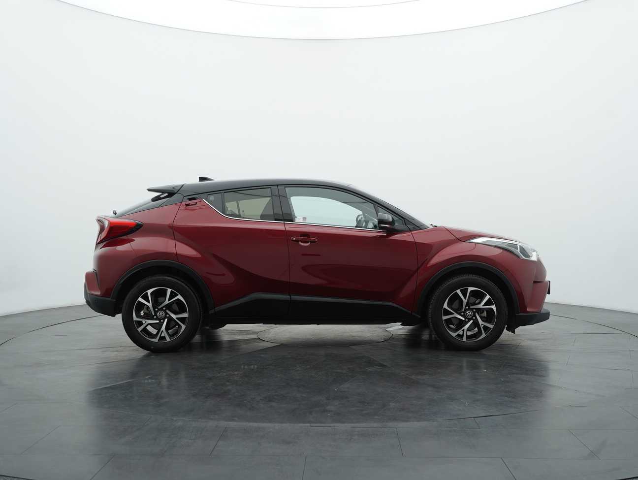 used 2018 Toyota C-HR  1.8