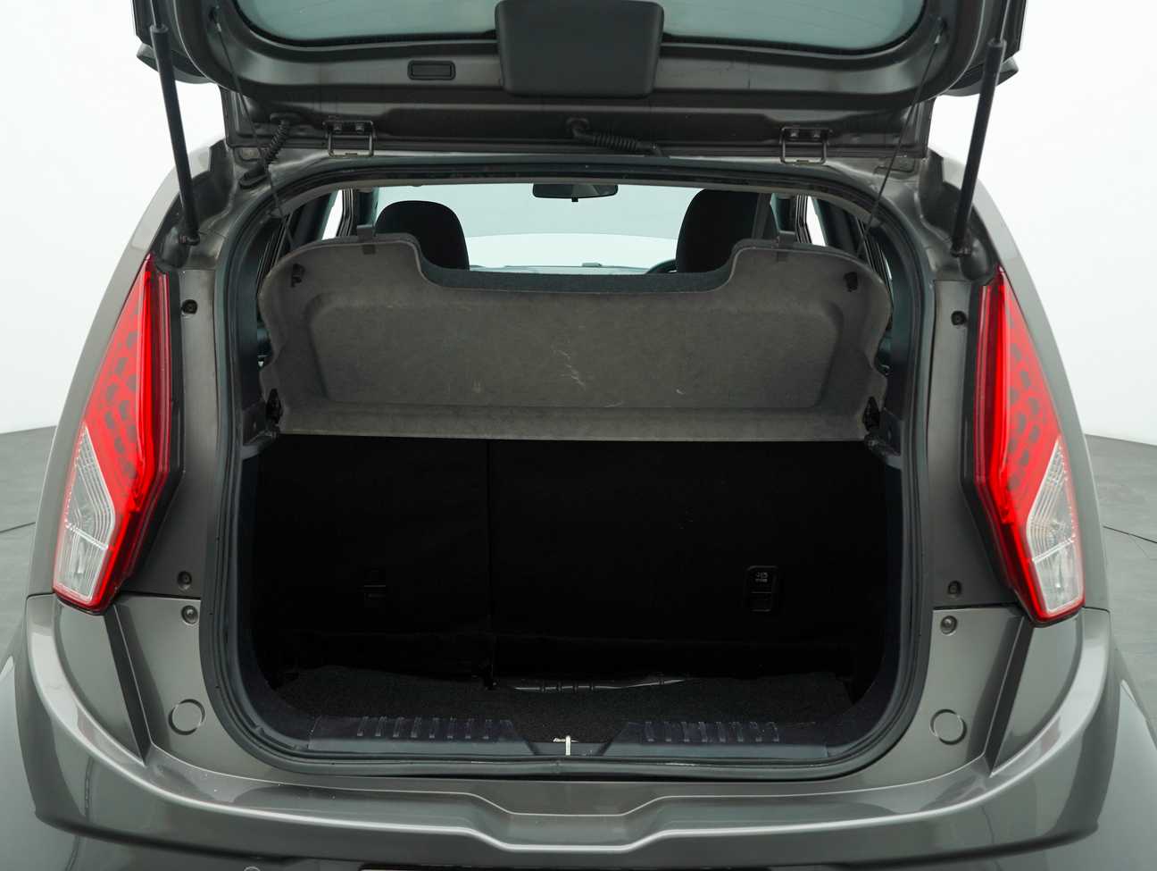 used 2015 Proton Iriz Standard 1.3