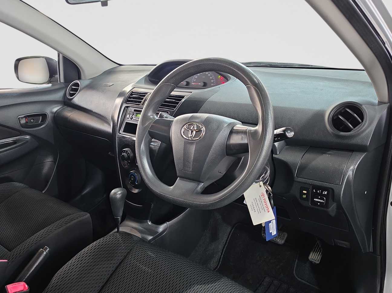 terpakai 2010 Toyota Vios J 1.5