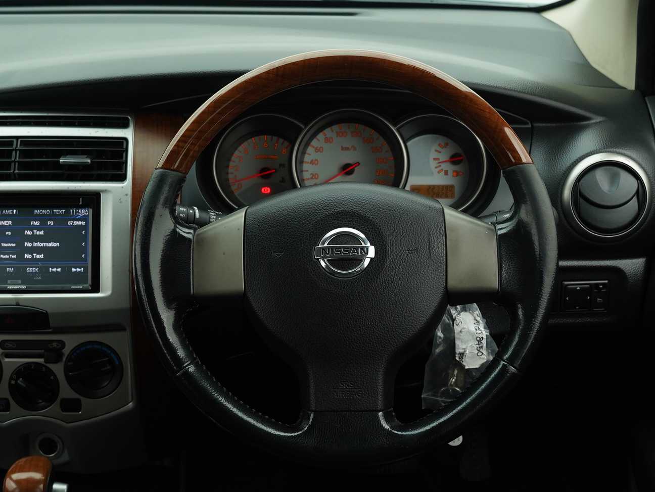 used 2011 Nissan Grand Livina CVTC Comfort 1.8