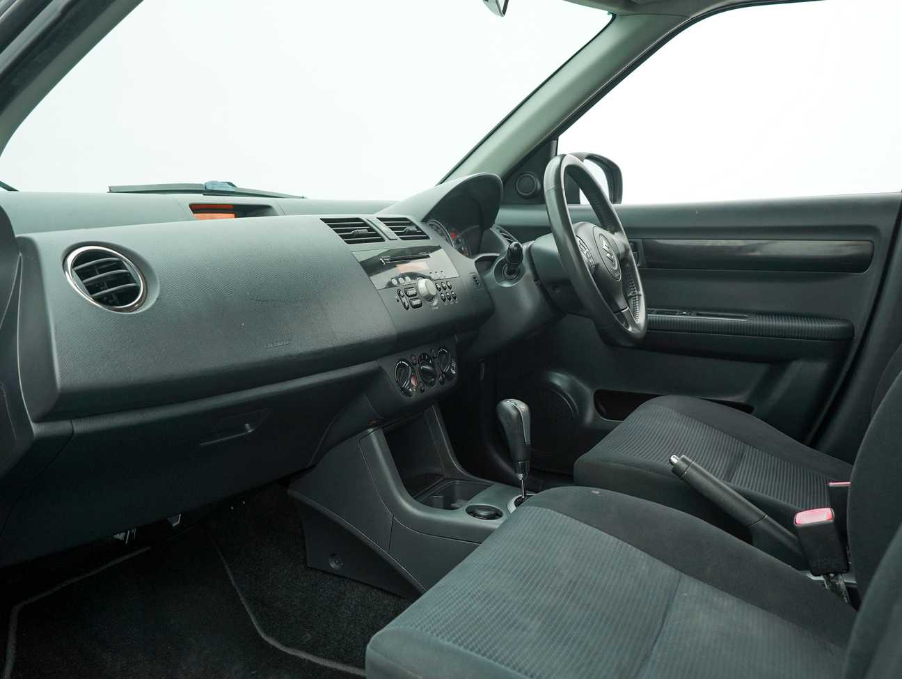 terpakai 2010 Suzuki Swift Premier 1.5