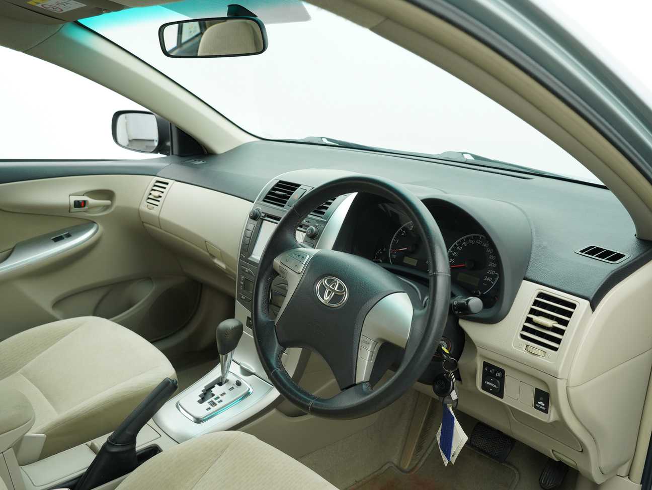 used 2013 Toyota Corolla Altis E 1.8