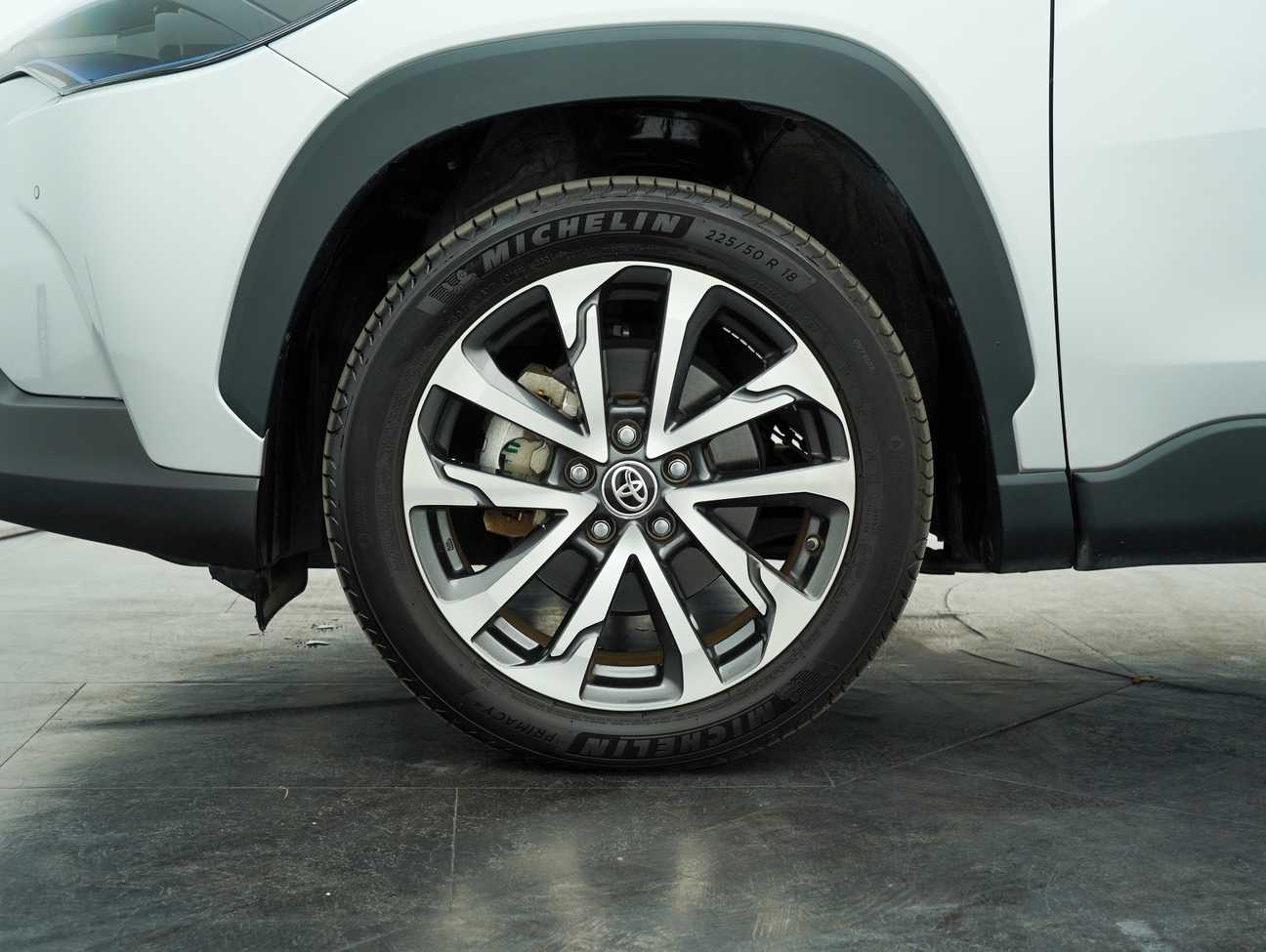 terpakai 2022 Toyota Corolla Cross Hybrid 1.8