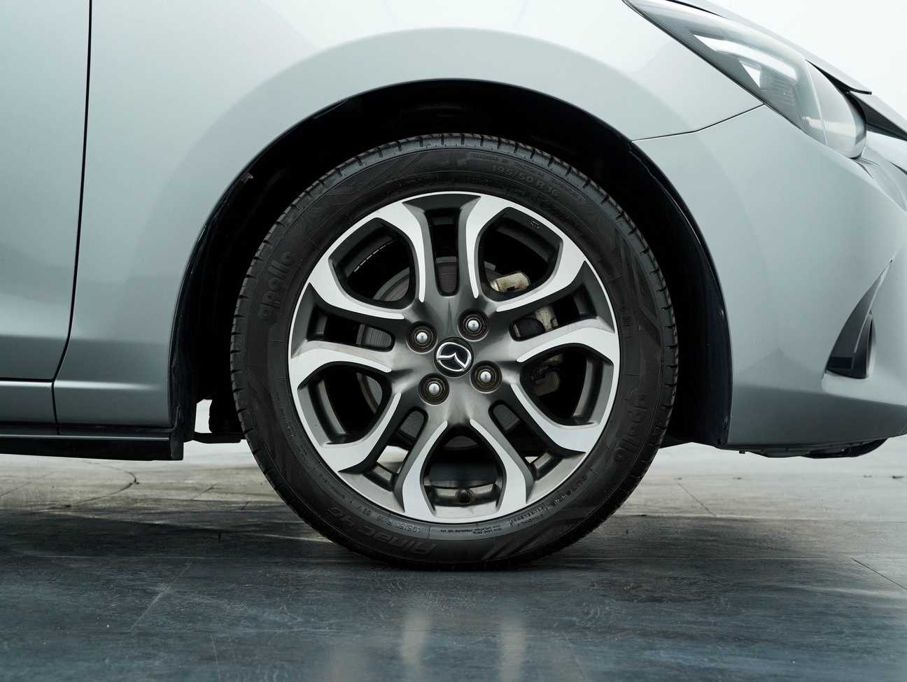 terpakai 2015 Mazda 2 SKYACTIV-G 1.5