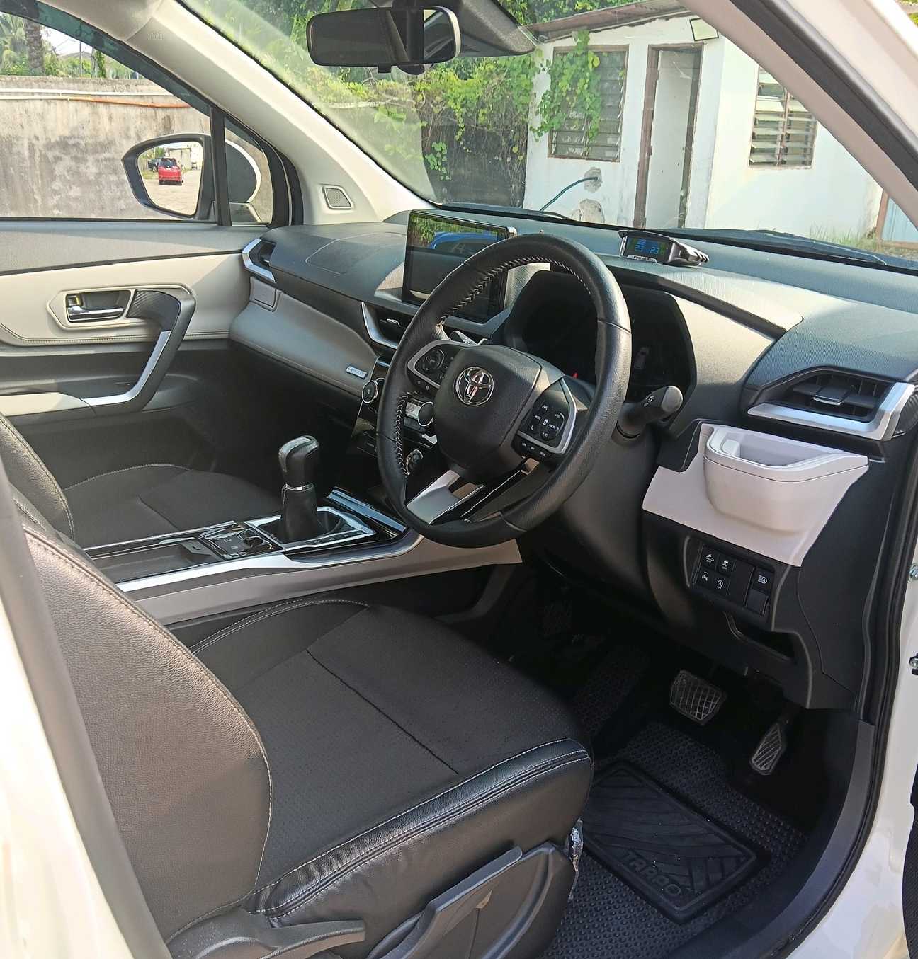 used 2023 Toyota Veloz  1.5
