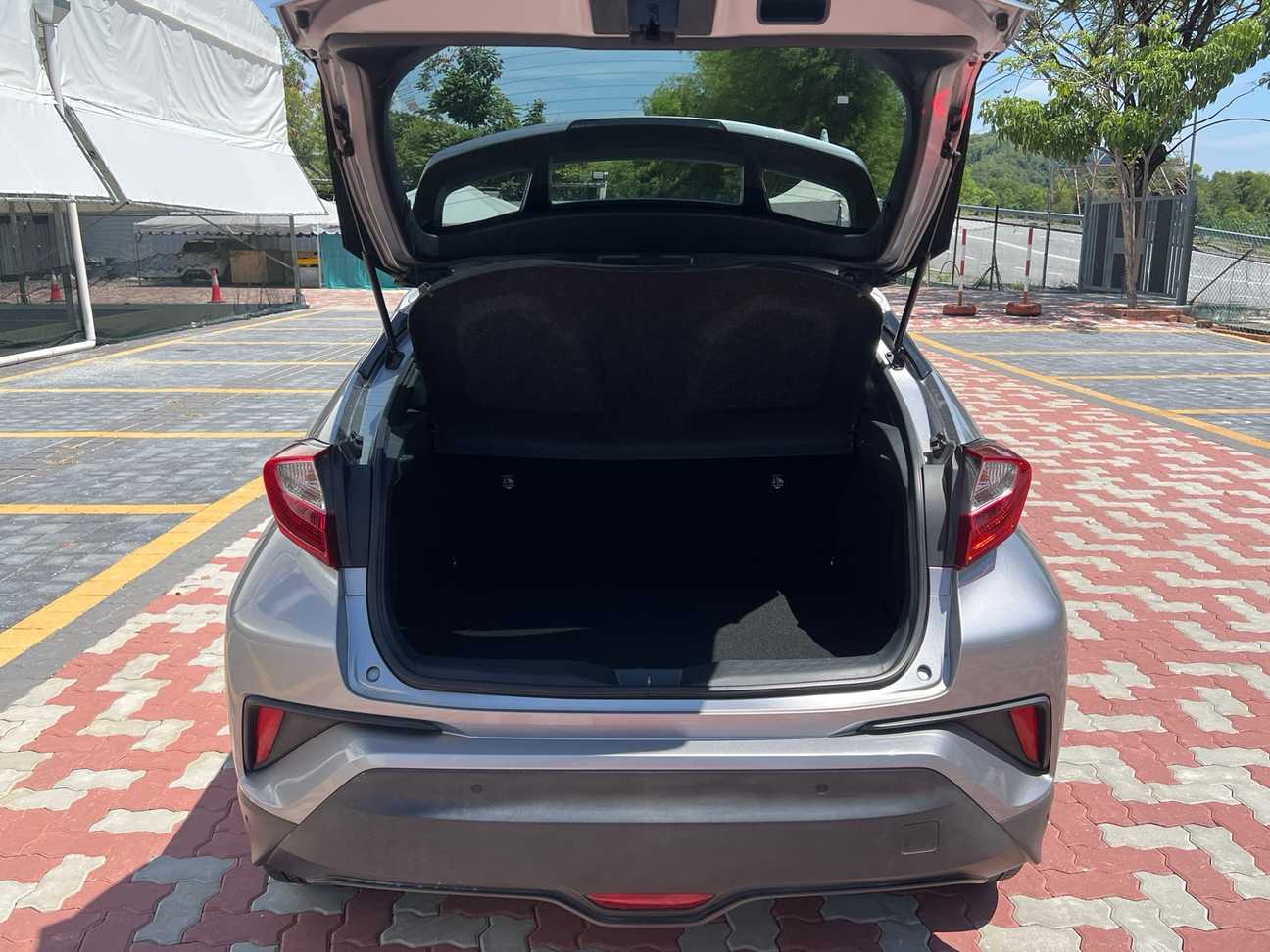 terpakai 2018 Toyota C-HR  1.8